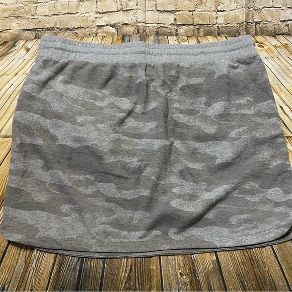 Maurices Gray Terry Cloth Pull On Stretch Waist Camo Skirt - Picture 3 of 5